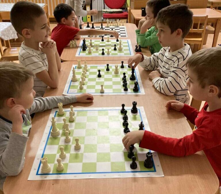 Kerekes Attila Töprengő Sakk-logikai tehetségműhely