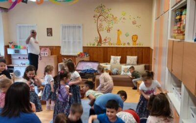 „Tündérkert daloló” a Sün Dorottya csoportban